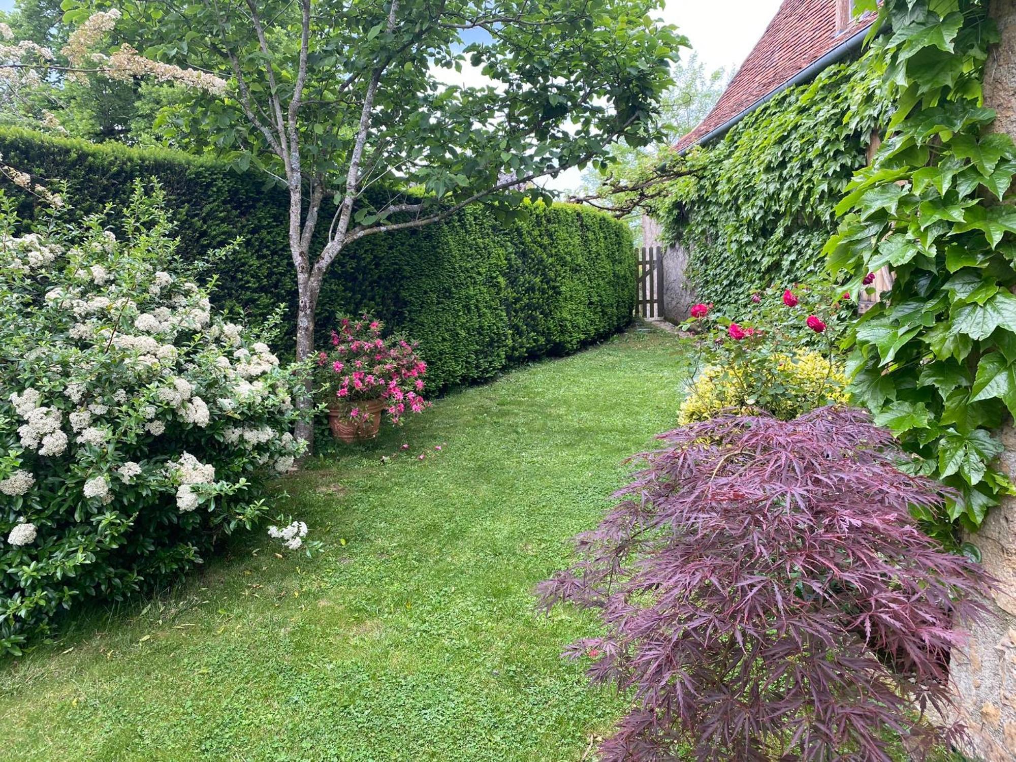 Manoir De Rieuzal Bed & Breakfast Loubressac Exterior foto